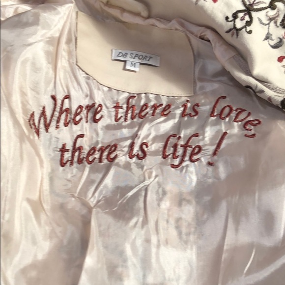 Gorgeous embroidered coat - Picture 6 of 8